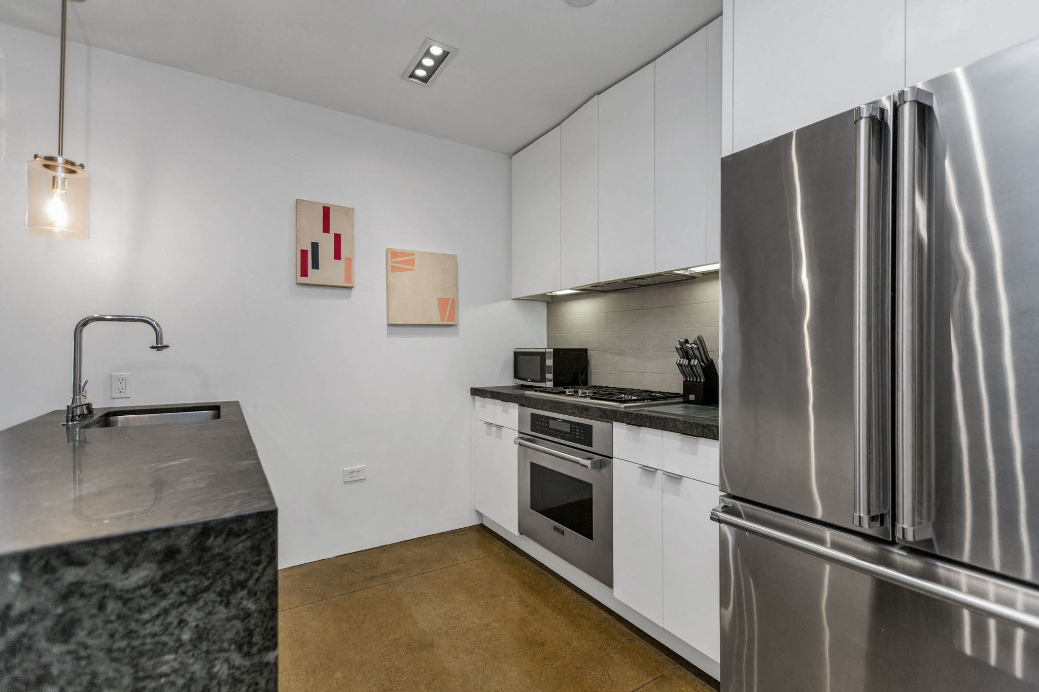 418 JESSIE Apartments photo 3